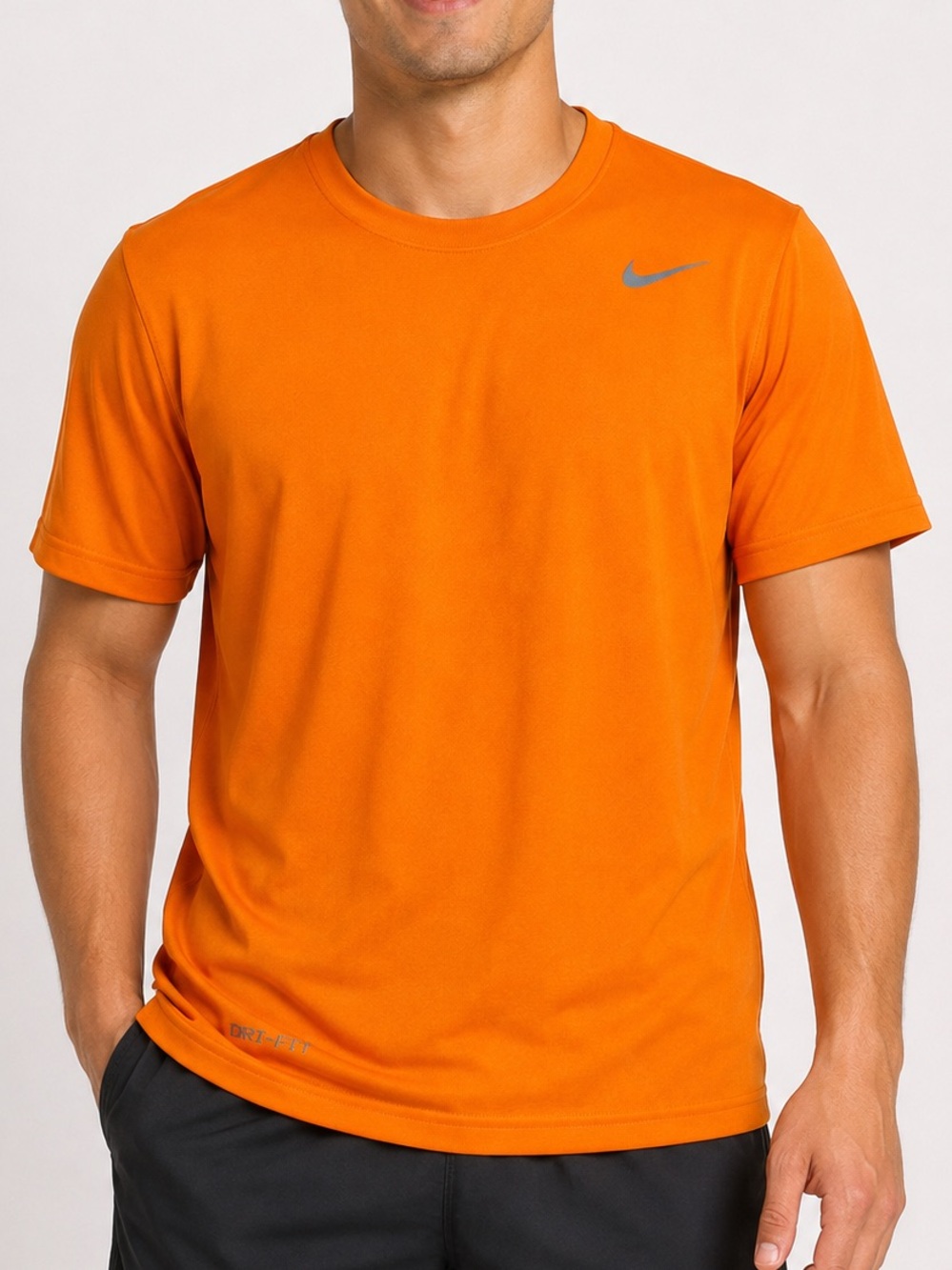 Nike Dri-FIT The Nike Tee Men’s size Medium Orange Training T-Shirt short sleeve